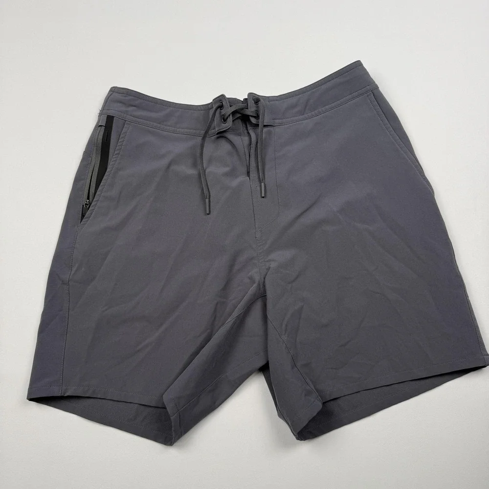Ten Thousand Foundation Shorts Mens Medium Gray Athletic 7 Inseam Gym Training